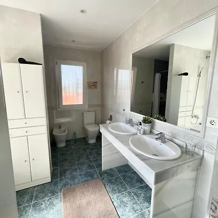 Δωμάτια σε οικογενειακή κατοικία Deluxe In Royal Cabopino Townhouse *