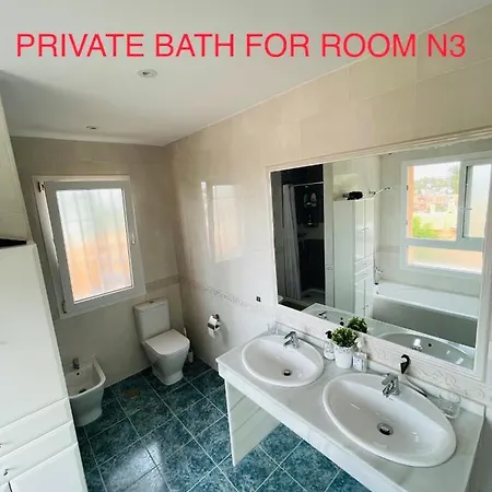 Rum i privatbostad Deluxe In Royal Cabopino Townhouse *