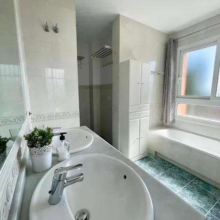 Deluxe In Royal Cabopino Townhouse Δωμάτια σε οικογενειακή κατοικία *