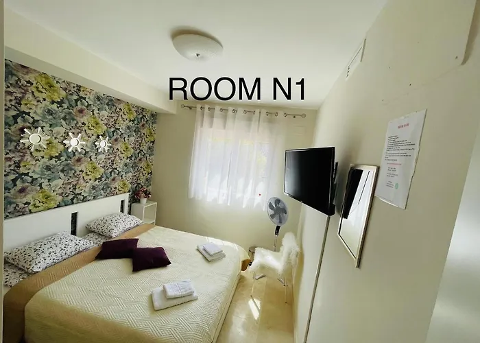 Deluxe In Royal Cabopino Townhouse ホームステイ マルベーリャ