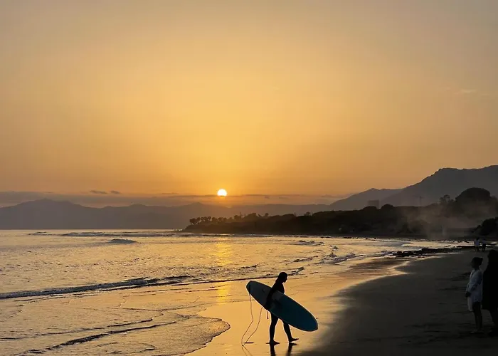 Проживання в сім'ї Deluxe In Royal Cabopino Townhouse