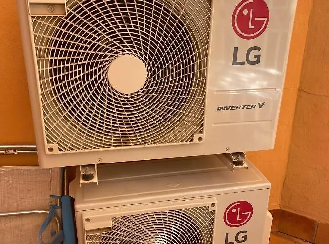 Deluxe In Royal Cabopino Townhouse Проживання в сім'ї