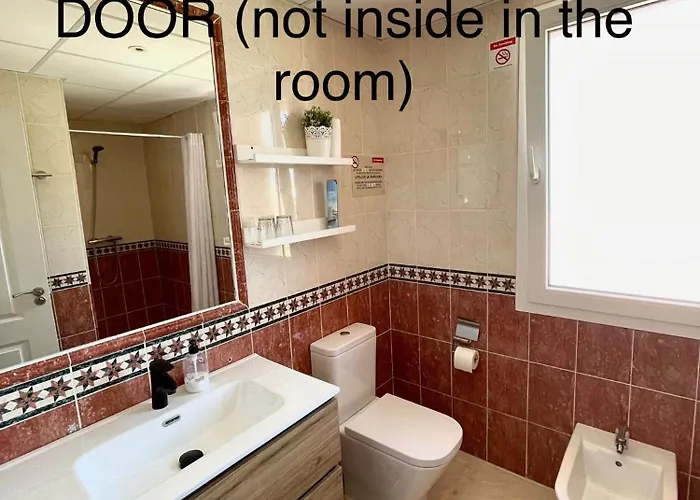 Deluxe In Royal Cabopino Townhouse Проживання в сім'ї Марбелья