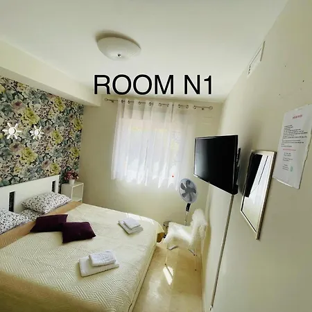 Deluxe In Royal Cabopino Townhouse Проживання в сім'ї Марбелья