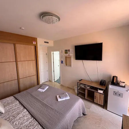 Deluxe In Royal Cabopino Townhouse Habitación en casa particular Marbella